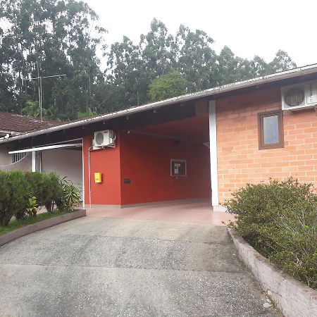 Motel Casa Branca Hotel Blumenau Exterior foto